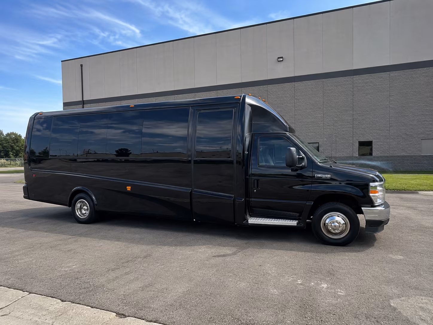 shuttle guests between coconut creek hotels and your venue without the parking headache